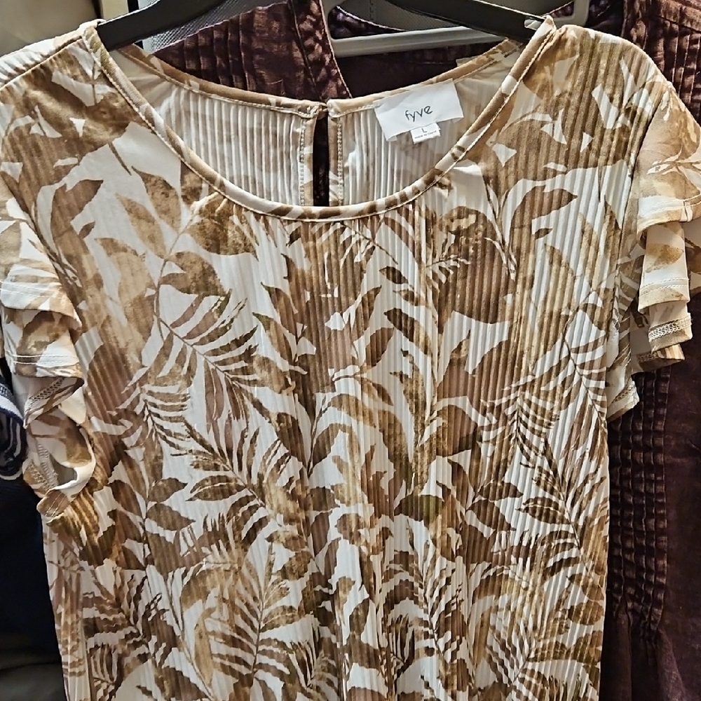 Fyve Women's Brown Leaf Print Top